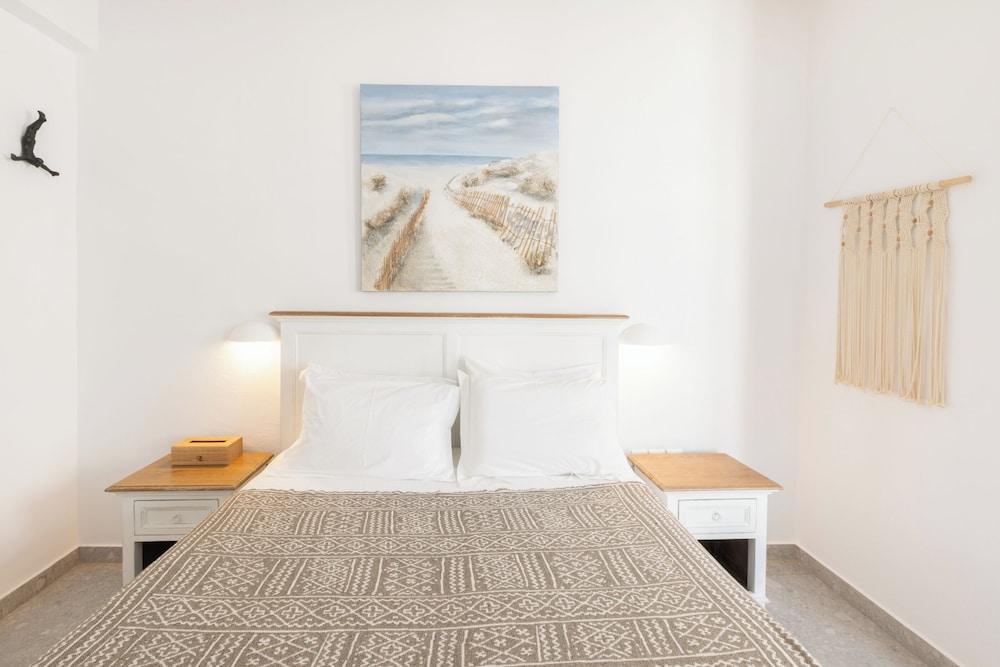 Parosquare Central Suites