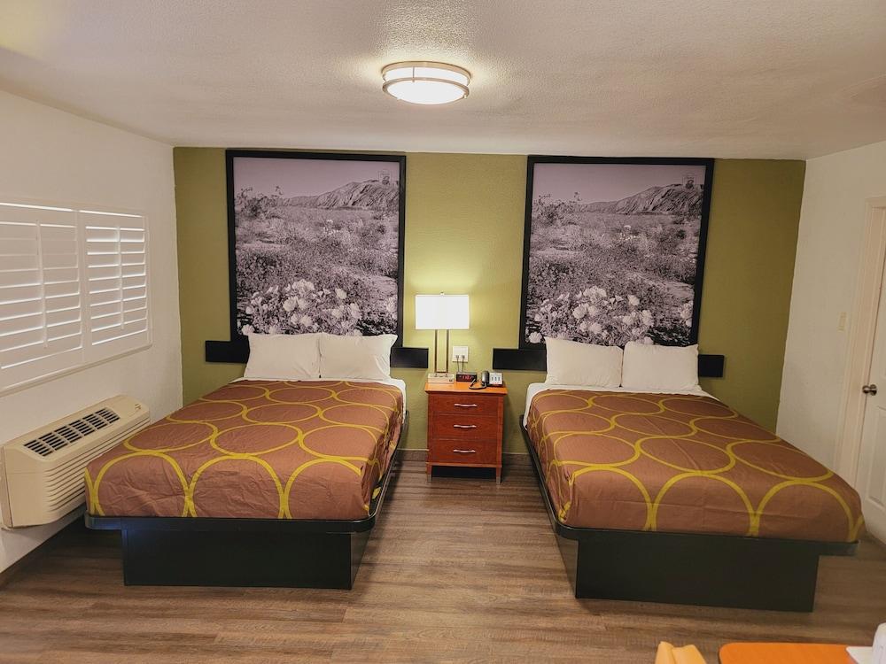 Super 8 By Wyndham El Centro North