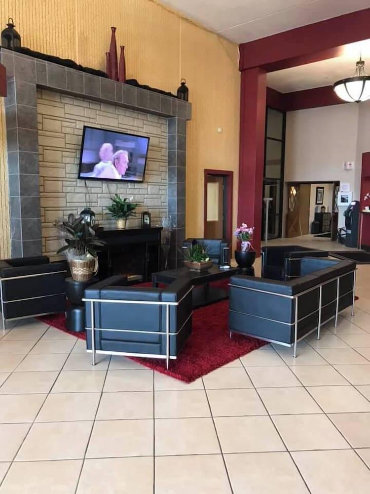 Crookston Inn & Convention Center