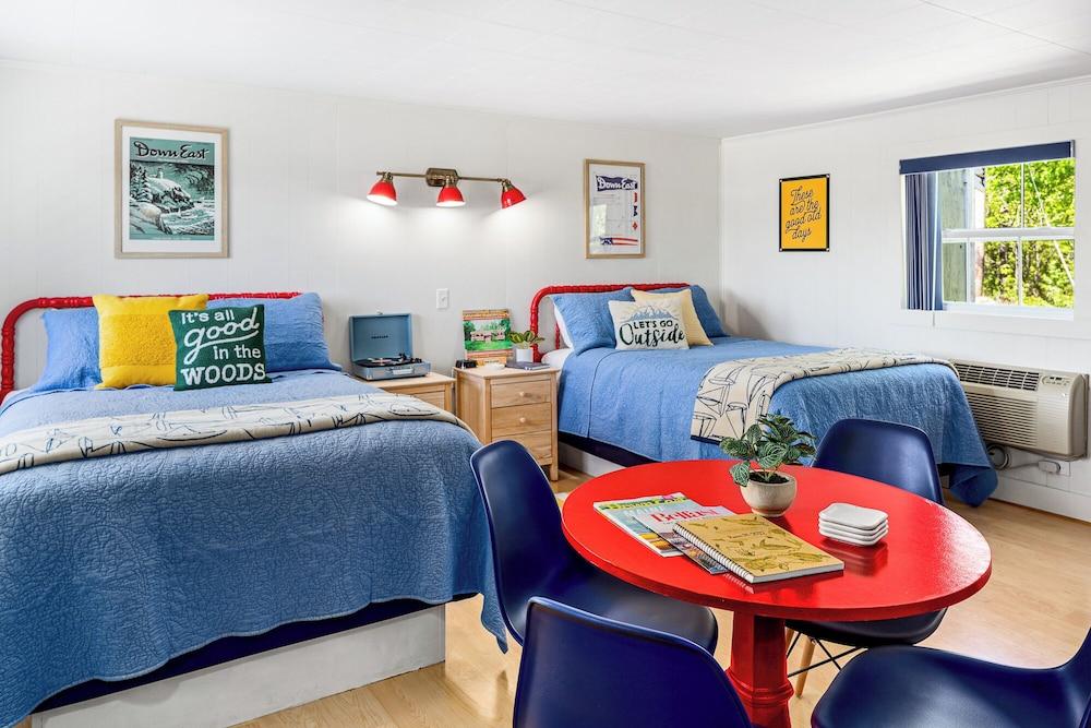 Seascape Motel & Cottages