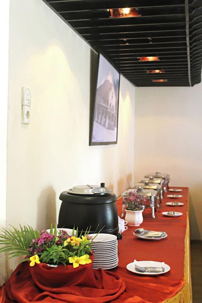 Jalan Bagindo Aziz Chan