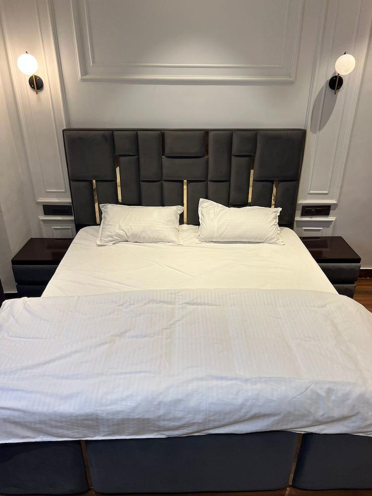 Hotel Primrose - Patiala