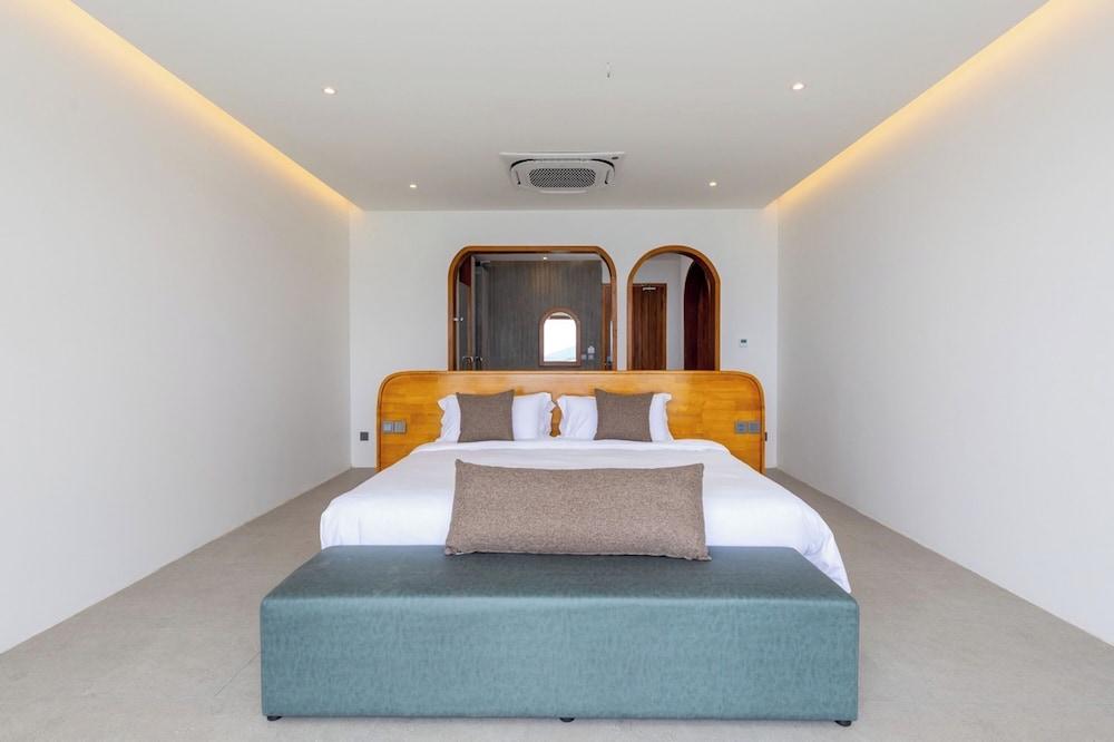 X-sea khanom Harbor Bay Resort