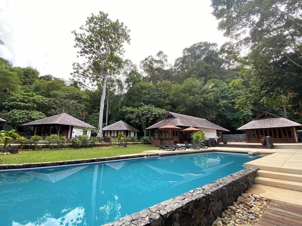 Saujana Private Villas