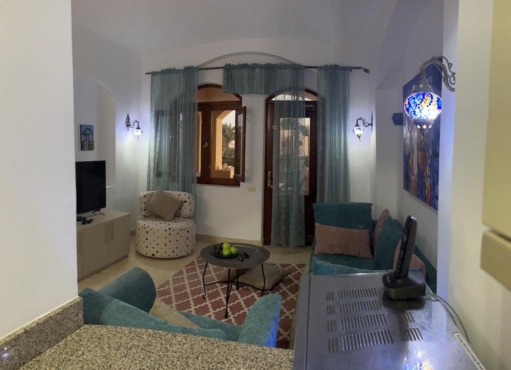 Noobian Lagoon 2 Bedrooms Ap