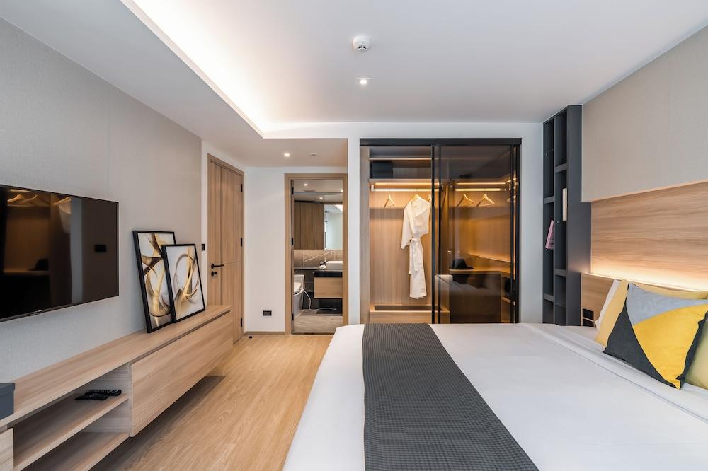 Destiny63 Ekamai Apartment