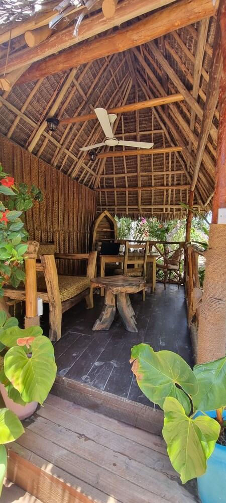 Salama & Mbuyuni Bungalows