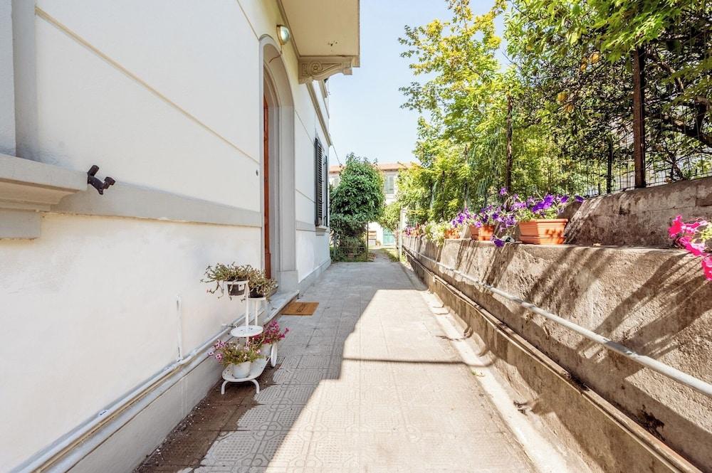 Anna De Miracoli in Pisa