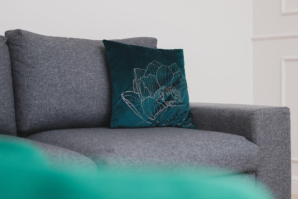 Deluxe Apartment by Renters