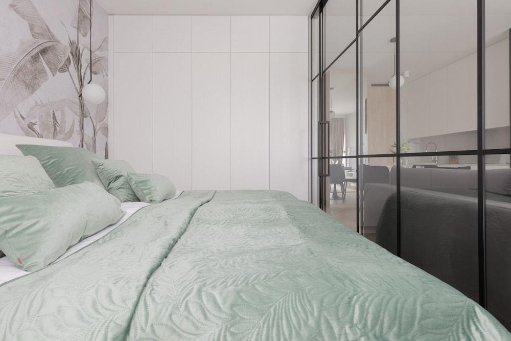 Art Deco Apartment by Renters Prestige