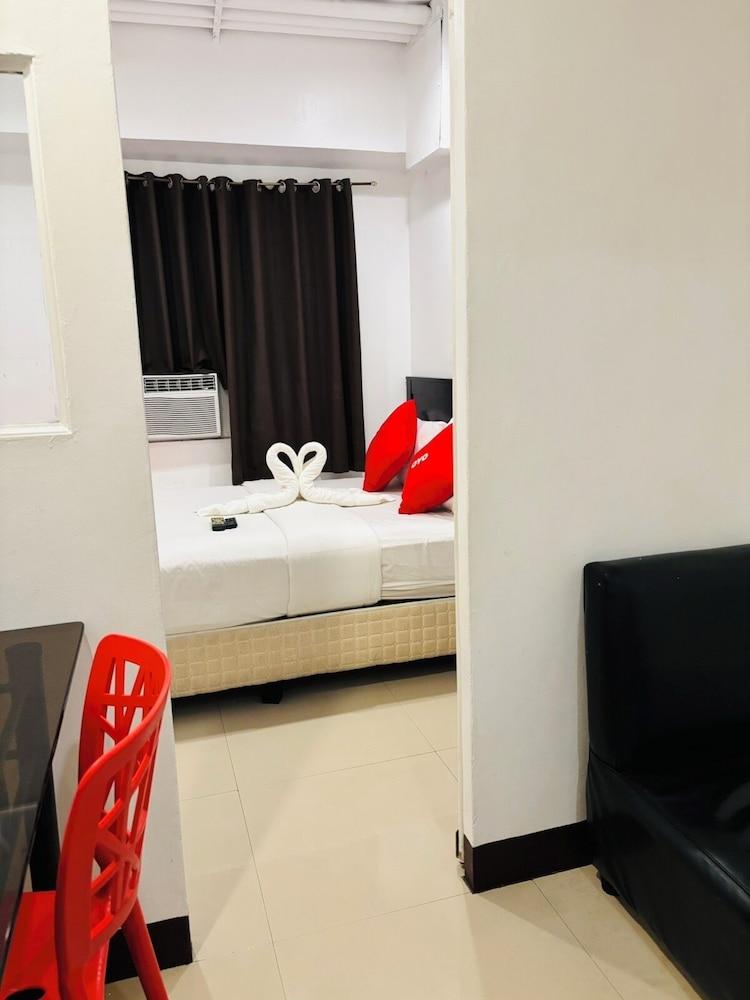 Makati Poblacion Hotel