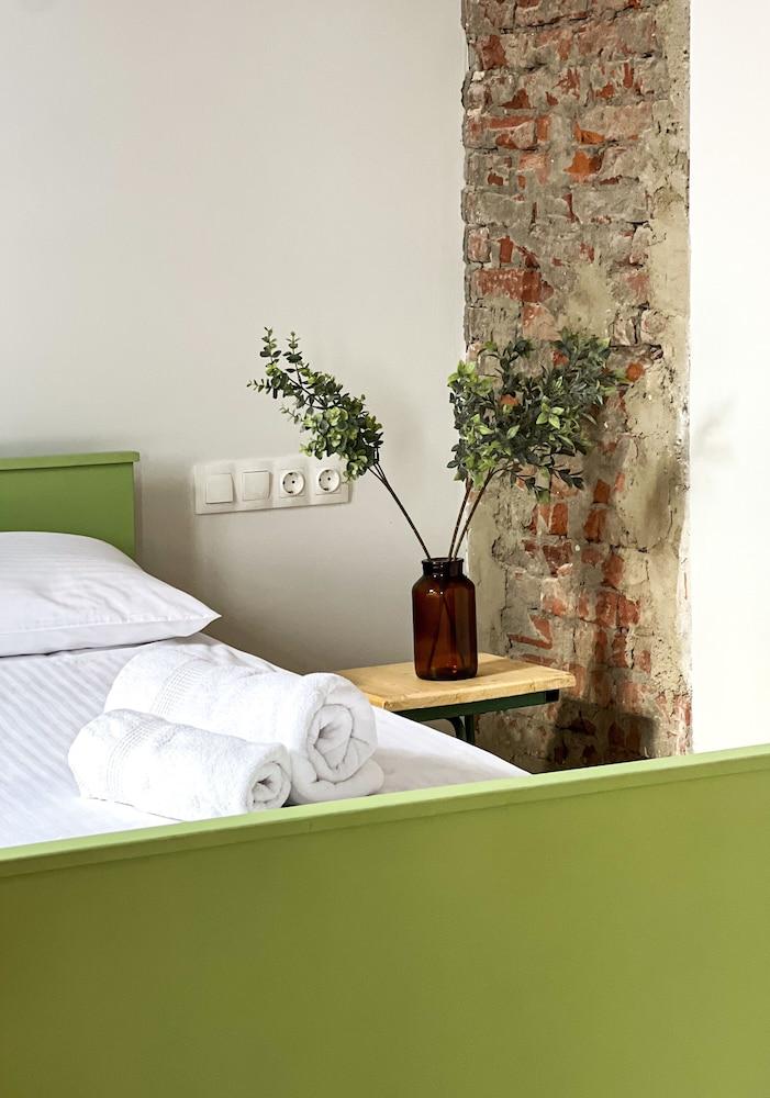 Black Tomato Hostel Kutaisi