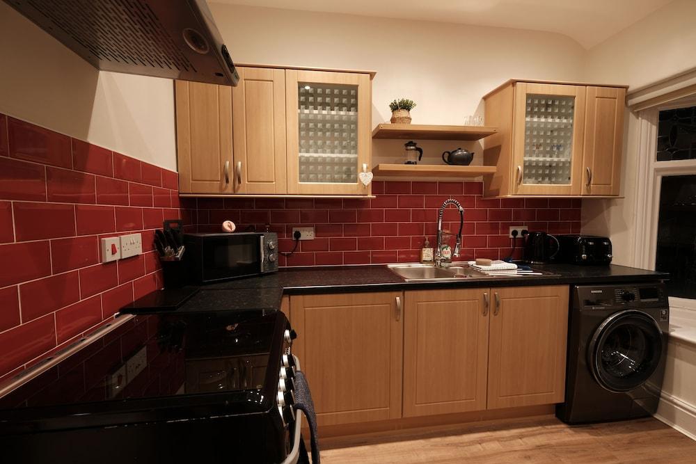 2br-beachviews-petfriendly-freeparking