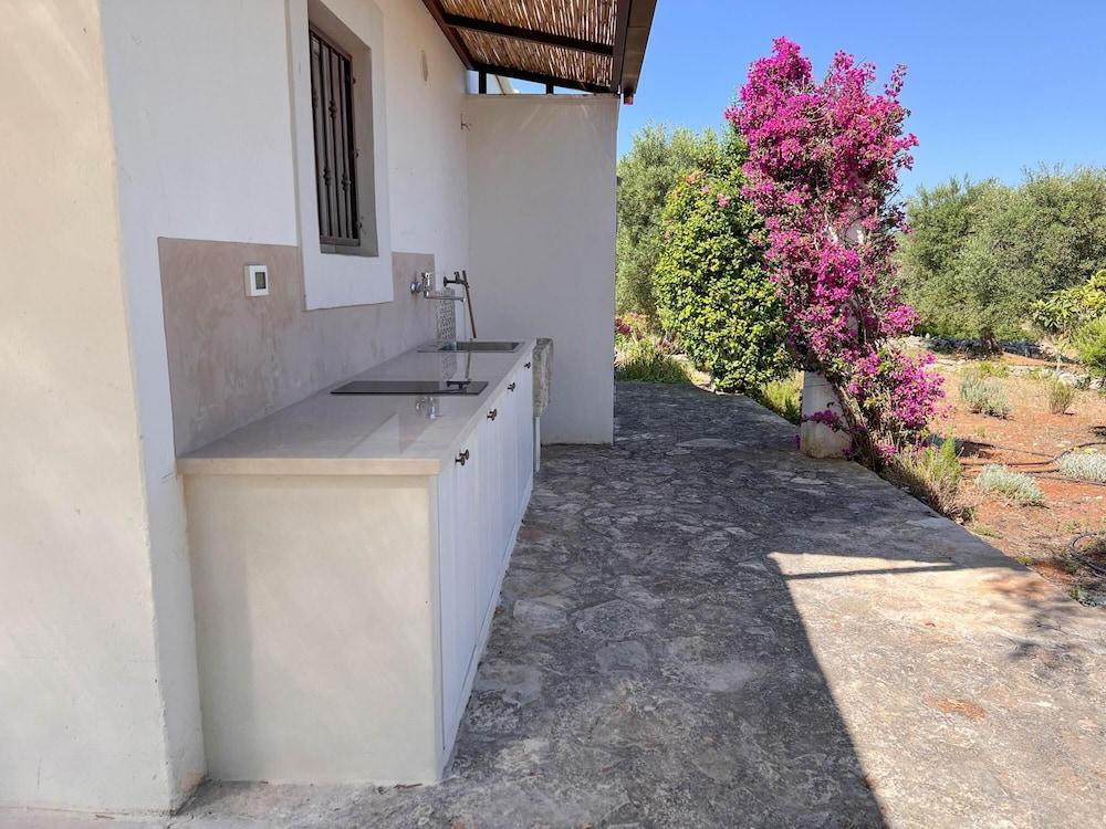 TD Trulli Chiara Tastefully Decorated Trulli With Pool