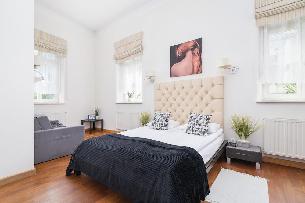 Krakow Two-storey Apartment by Renters