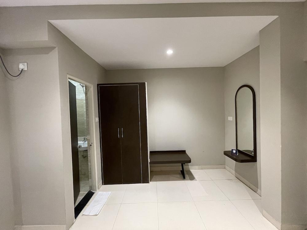 Zip By Spree Hotels Bhopal