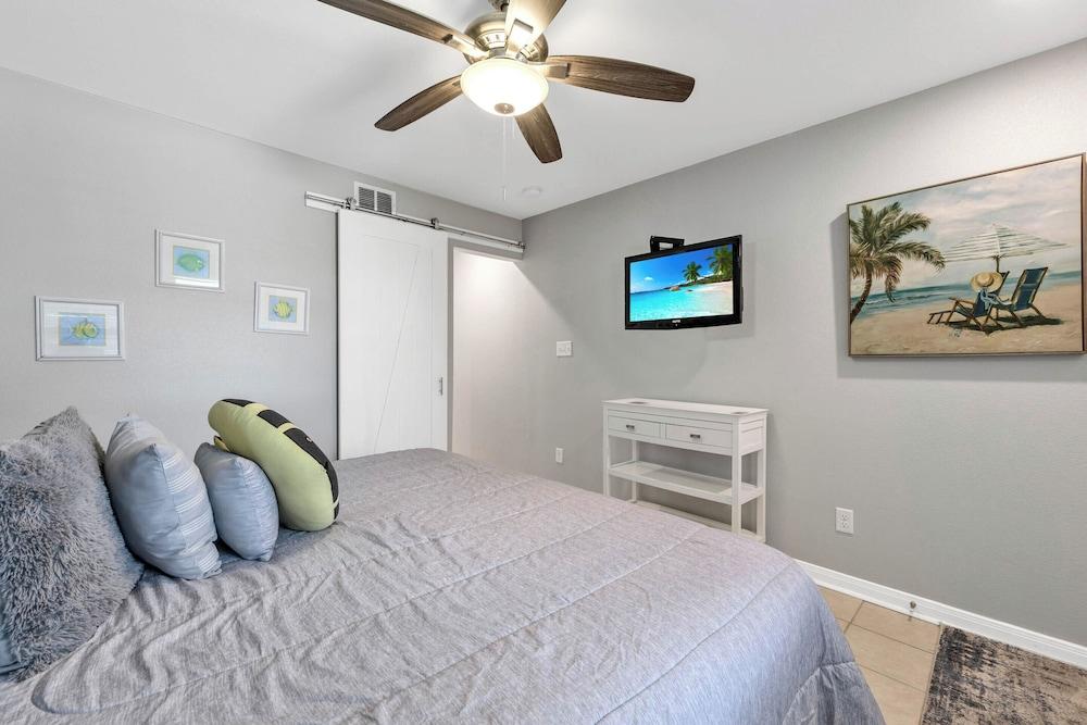 Bb892#104-cristy's Crab Shack