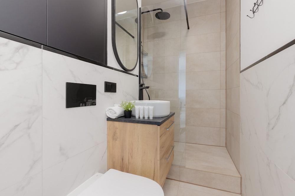 Warsaw Apartment With a View by Renters