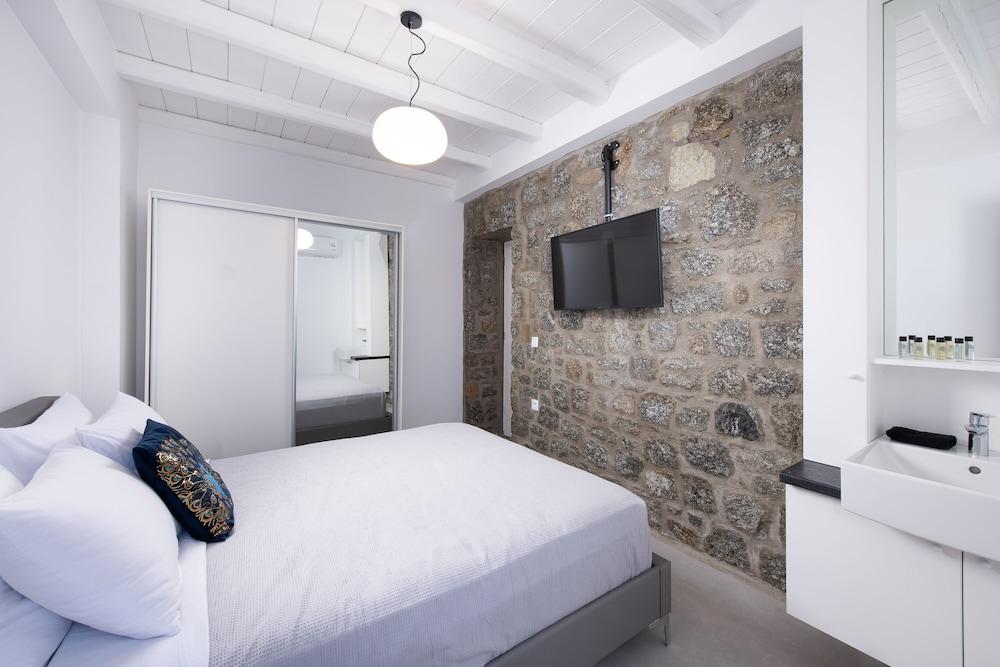 Hosting Moments Private Pool Holiday Home