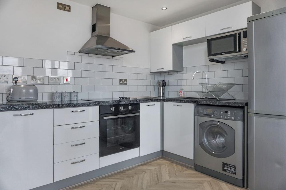 2 Bed Penthouse With Beautiful City Views