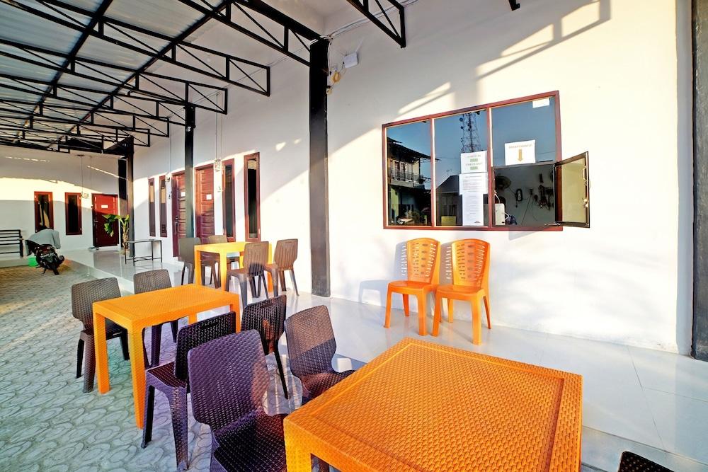 OYO 90618 Hanania House Syariah