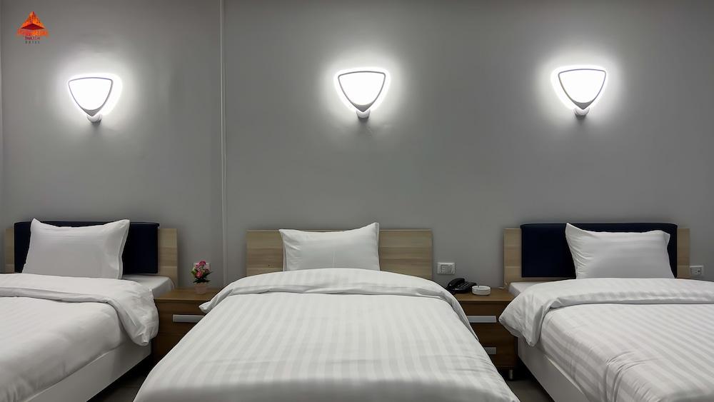 pyramids tower view inn