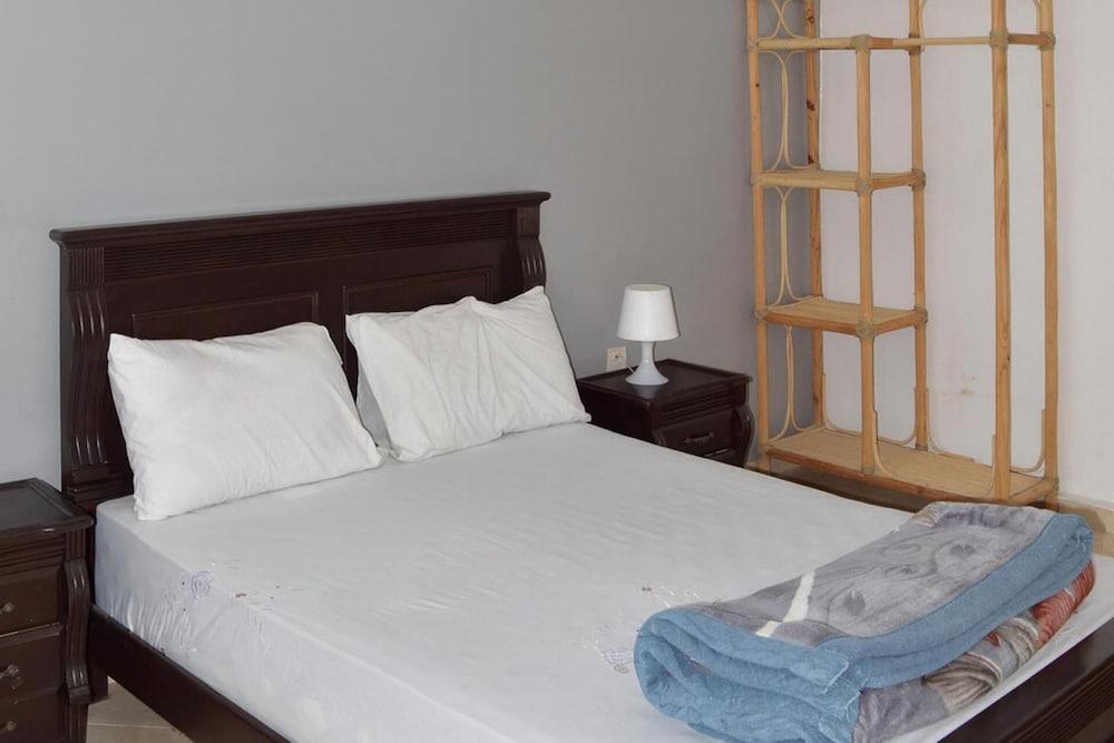 1bed Apt Sleeps 4 - Free Parking, Wifi, Near Beach