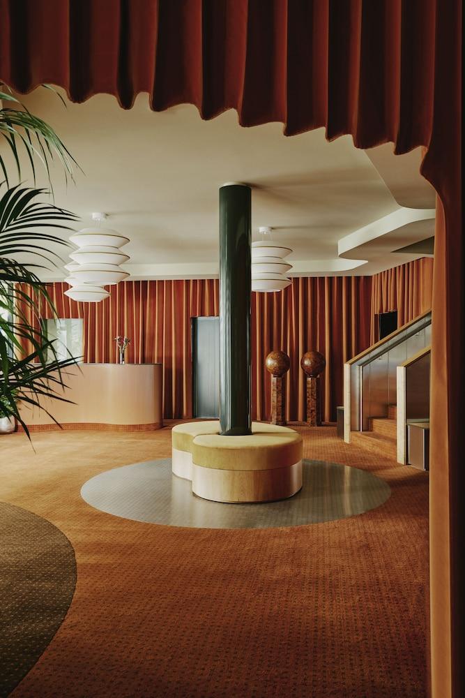 Locke Am Platz Zurich