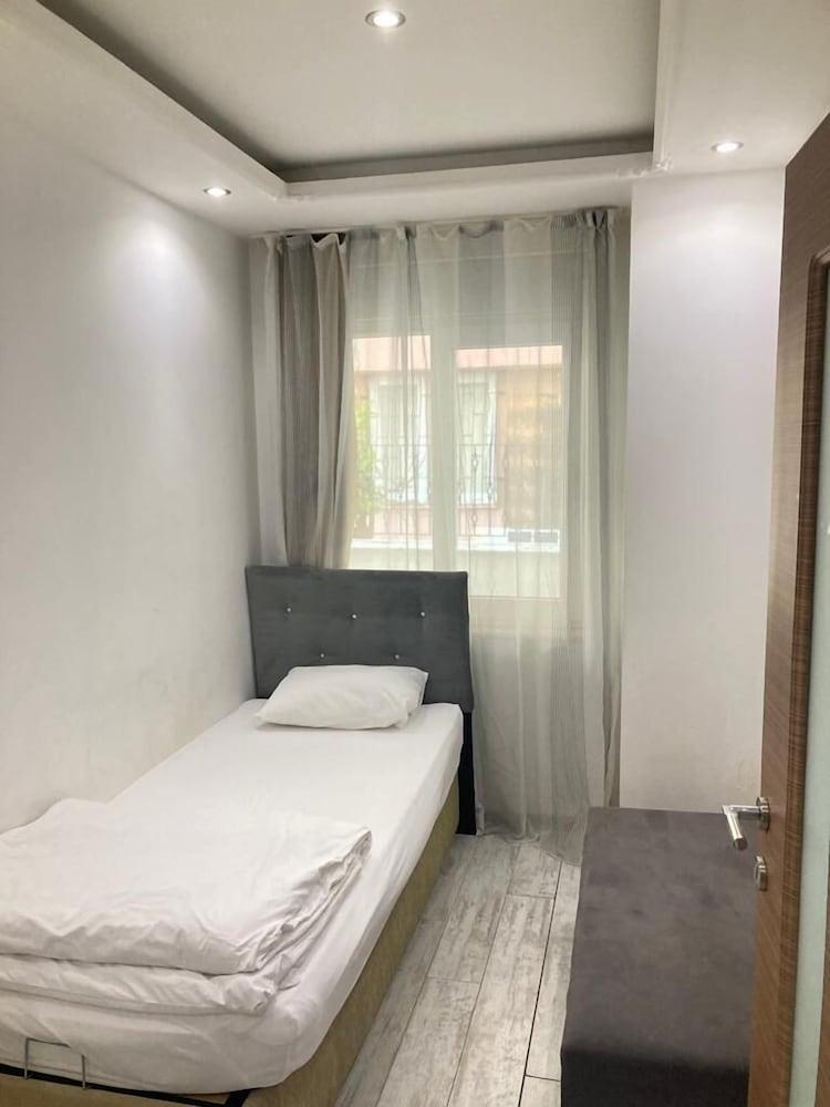 The Nar Suit & Apart