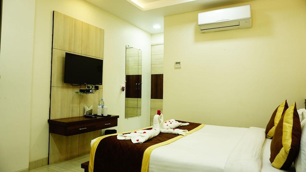 Hotel Golden Laurel Inn