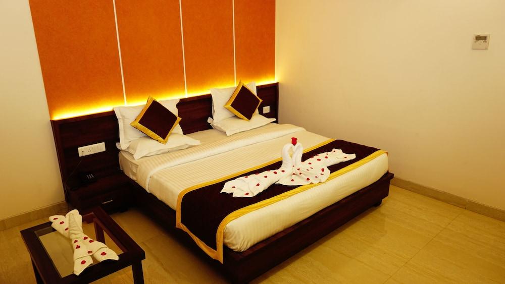 Hotel Golden Laurel Inn