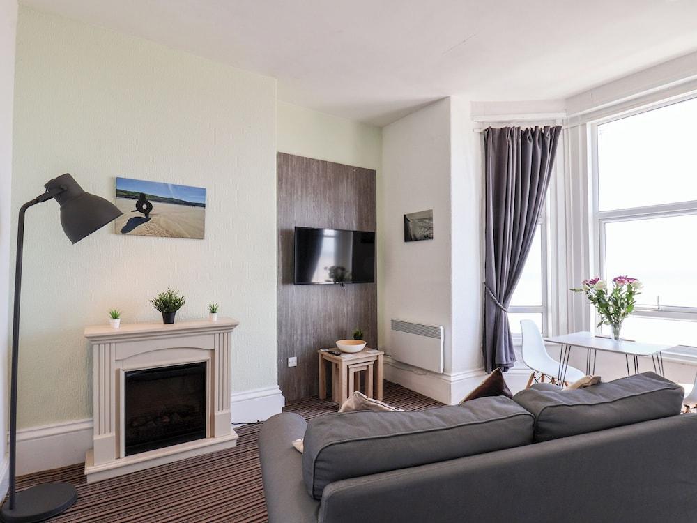 6 Beach View @ Beaconsfield House