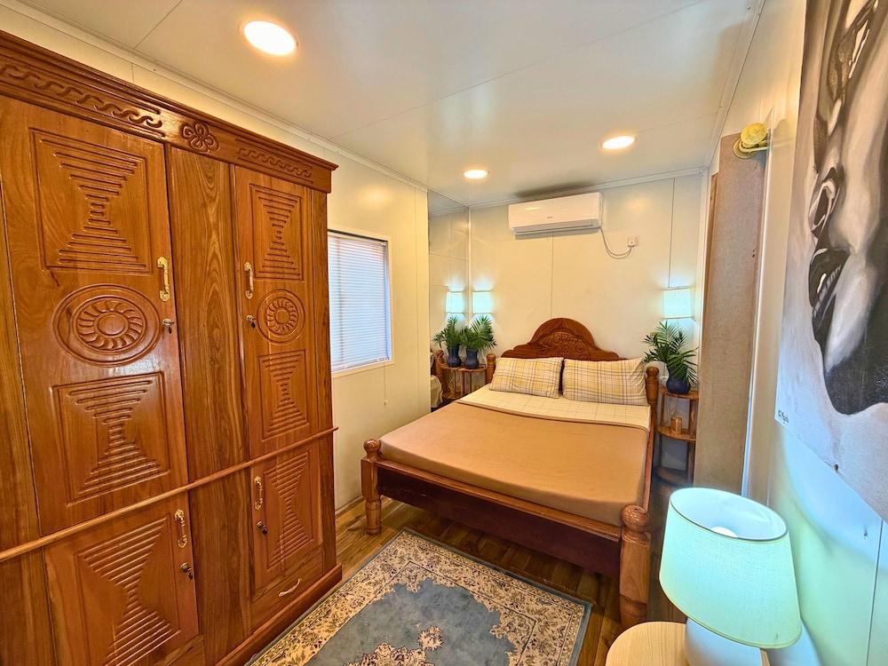 Zanzibar Beach House- South