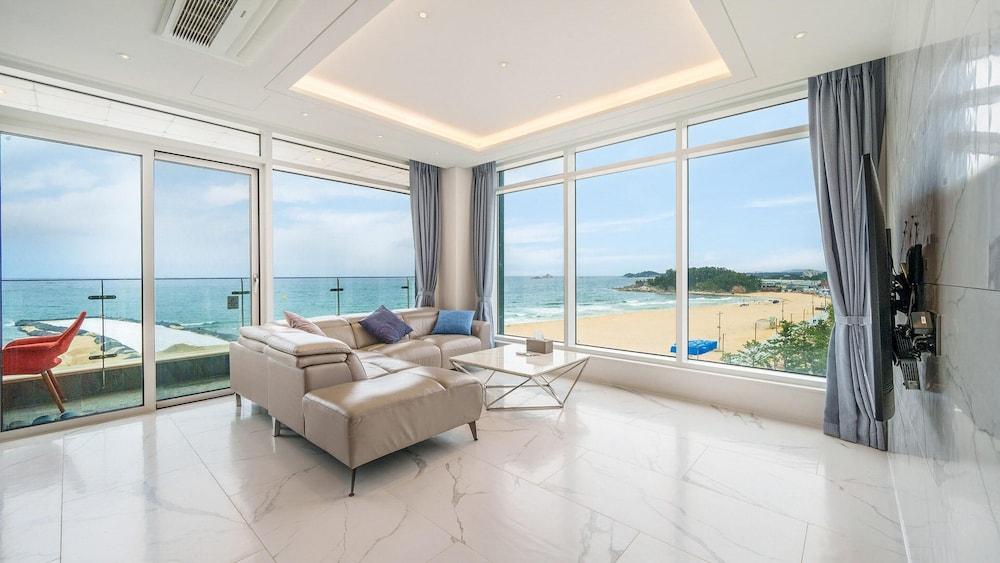 Goseong Moneblue Pension