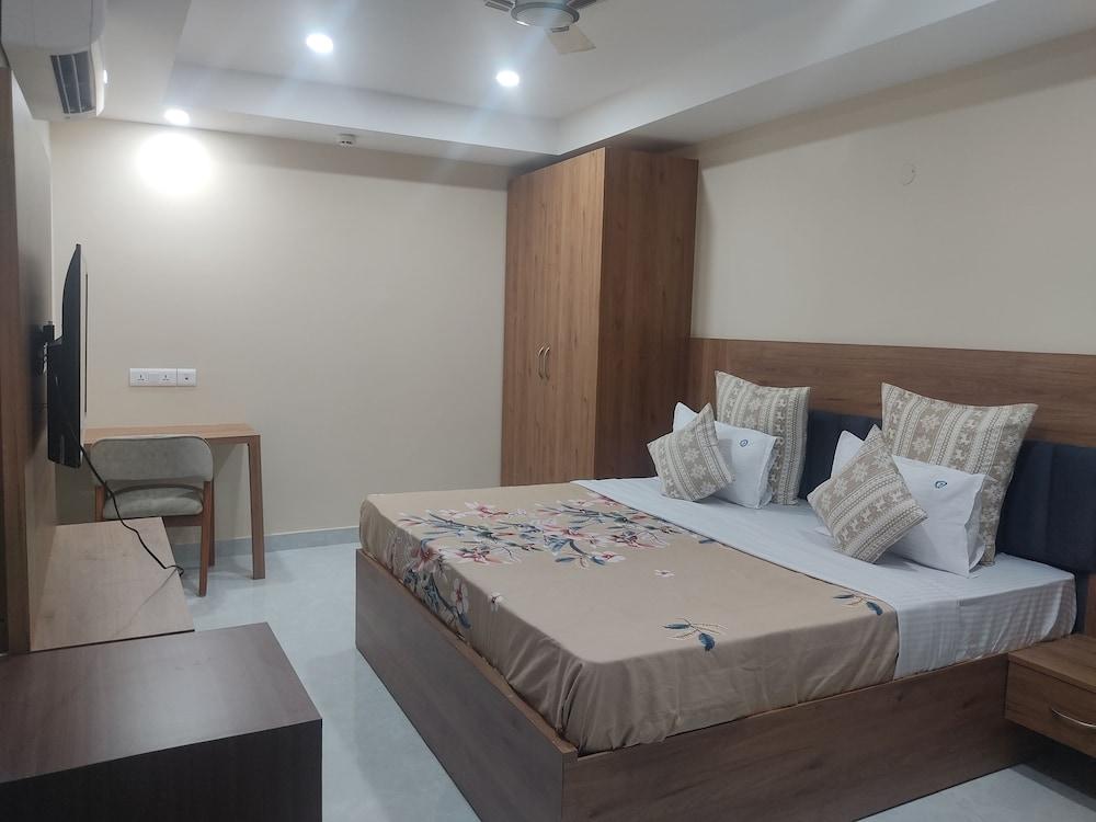 Perch Arbor Cyber City