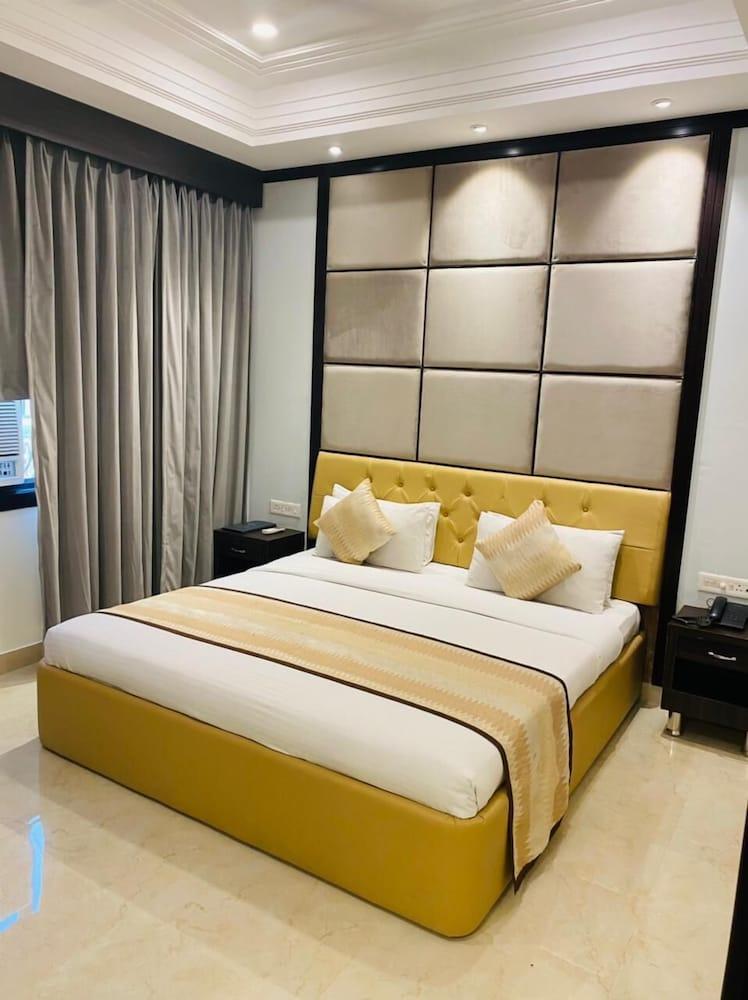 The Grand Siddharth Hotel