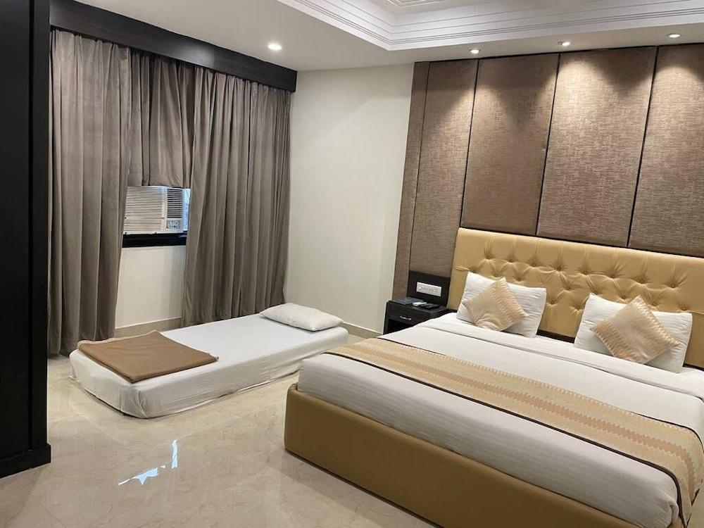 The Grand Siddharth Hotel