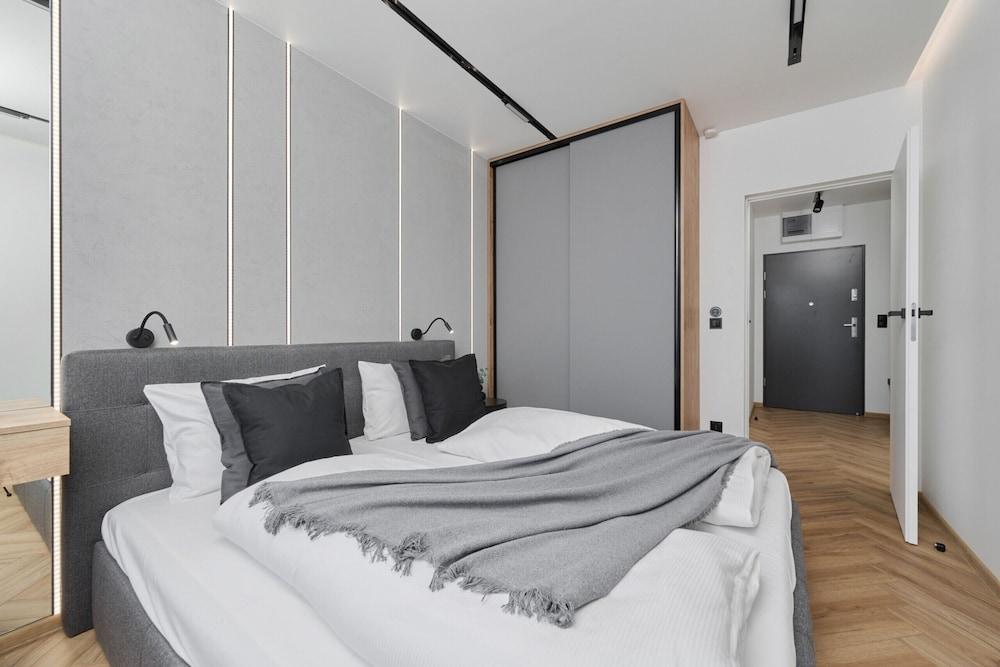 Exclusive Apartment Wrocław by Renters