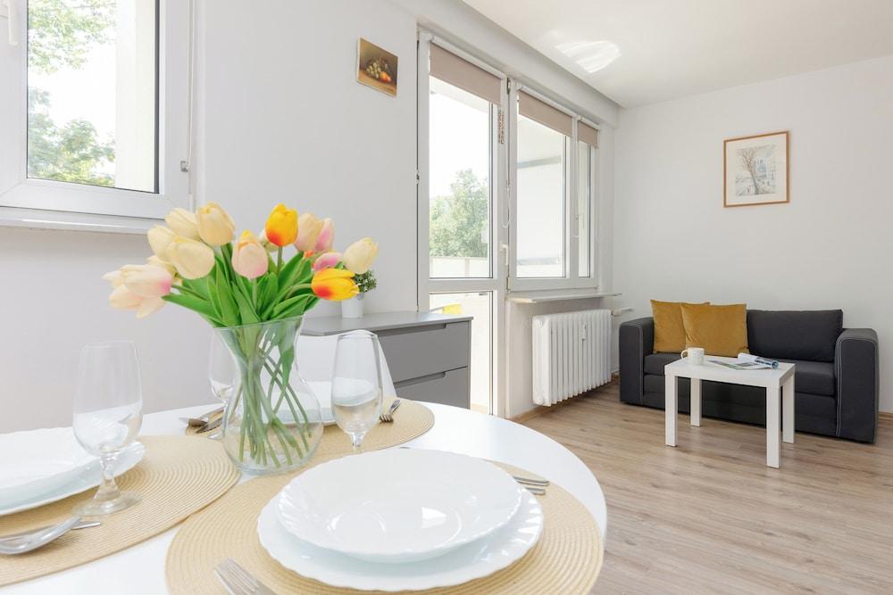 Metro Pole Mokotowskie Studio by Renters