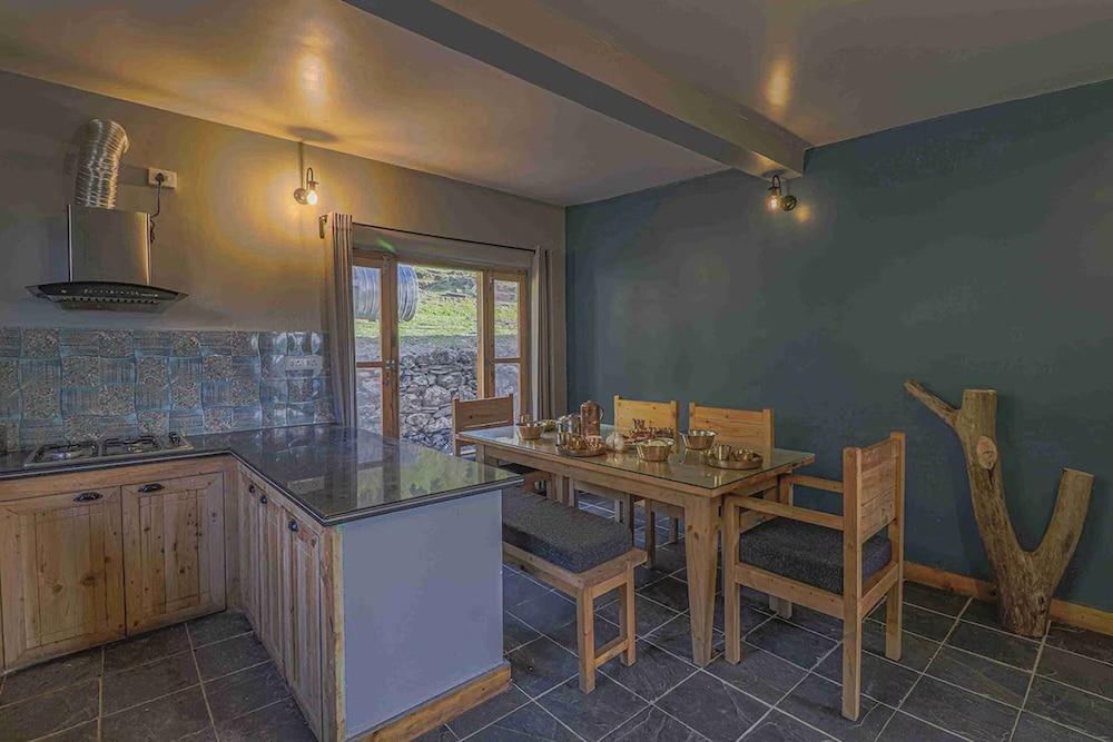 BluSalz Collection Kuriyana Stay, Mussoorie