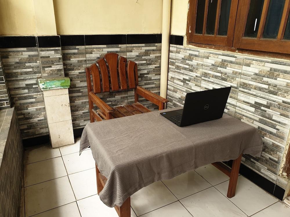 OYO Life  92620 Syfa Kost