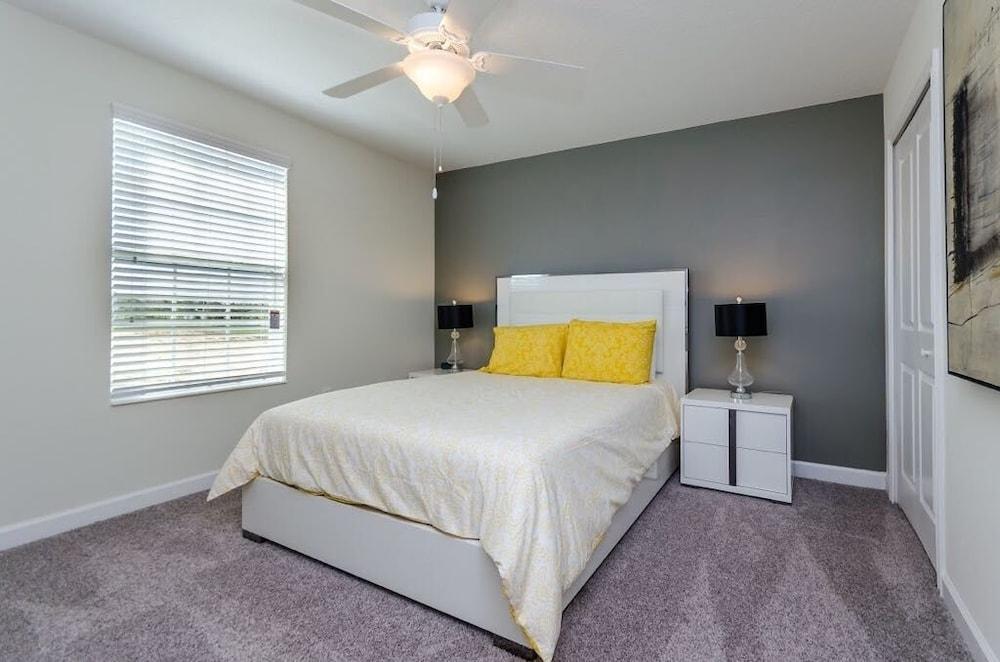 8 Bedrooms/ Champions Gate Home