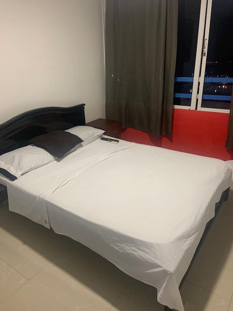 Studio Apartment E11c Near The Sea With Pool