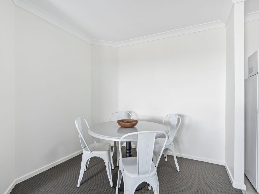 Bay Lodge - Private Apartments