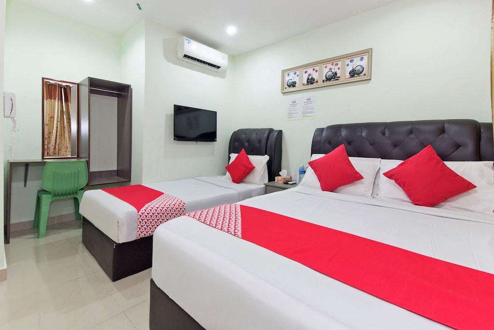 OYO 444 KL Empire Hotel