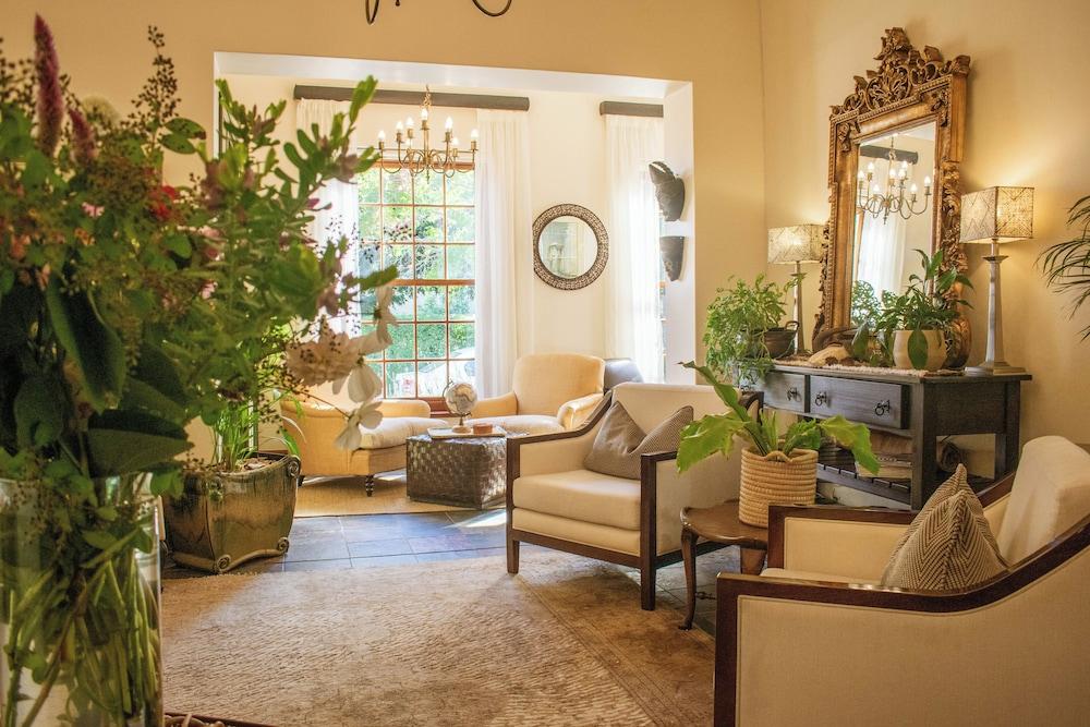 5 Seasons Guesthouse