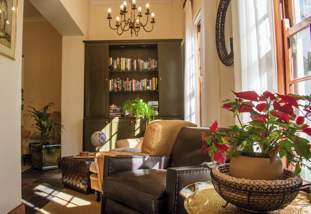 5 Seasons Guesthouse