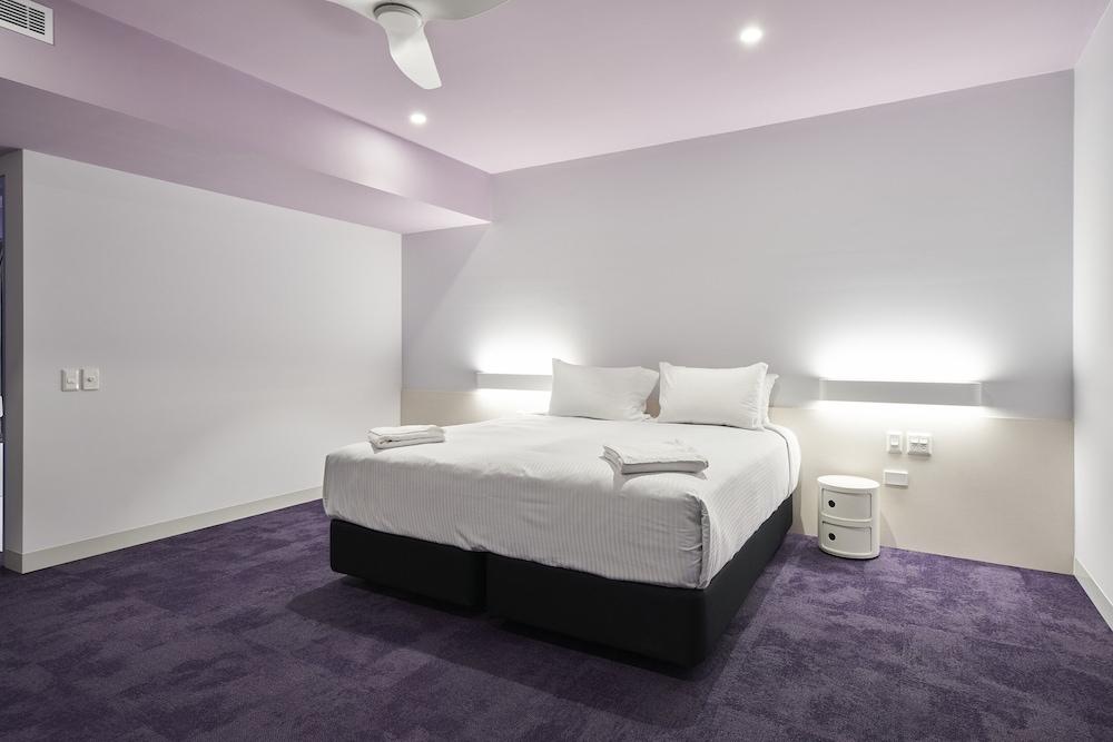 The Lodge, Blacktown - Sydney