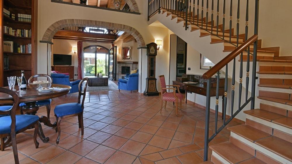 Villa Biddizza 10 Emma Villas