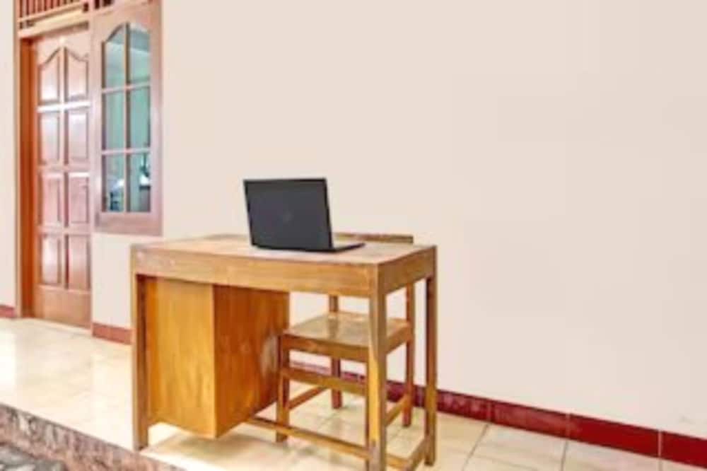 Hotel O Puri Kasih Guest House Syariah